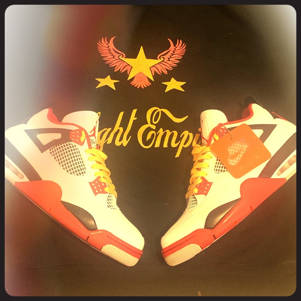 Air Jordan (Retro 4) (Fire Red)2020